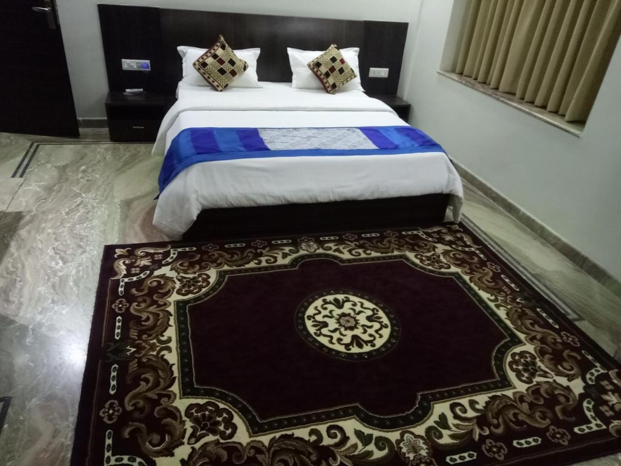 Singh Hotel